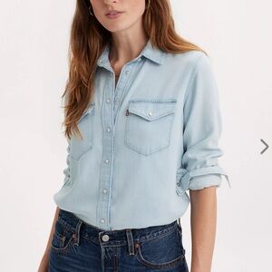 Levi’s | size xsmall | iconic western denim shirt